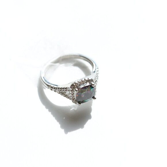 Cushion Cut Cut Alexandrite Ring - Picture 3 of 7